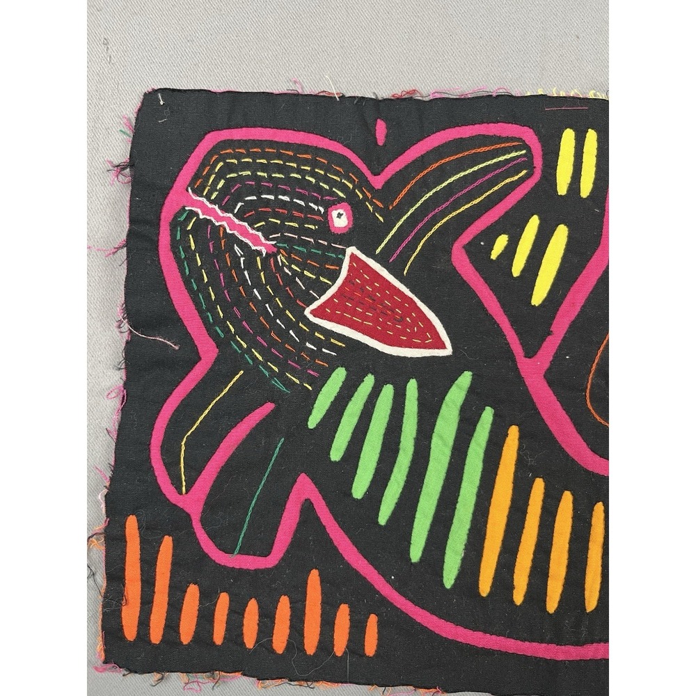 VTG Kuna Mola Hand Sewn Art Textile Fabric Folk Fabric Whale Fish Quilt Block - Picture 2 of 8